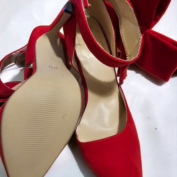 Ji Mei, Size 9.5, Red - Picture 8 of 8